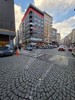 Taşçioğlu Emlaktan Kiralık Şehrin Göbeğinde 150m2 3+1 Daire İki Tarafı Komple Teras