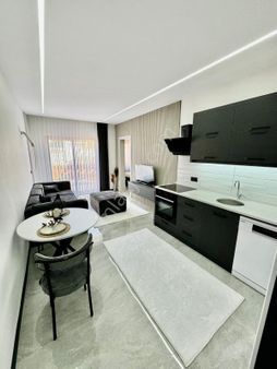 Zeytinköy Mahallesi Adli Tıp Yakınında Müstakil Bahçeli 1+1 Apart A195