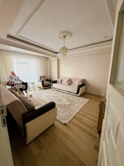 Hicret Emlak'tan Esenler Fatih Mah 3+1 Satılık 135m² Daire