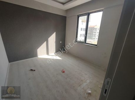 Yeditepe Emlak'tan En Uygun Fiyatlı 2,5+1 Fırsat Daire!