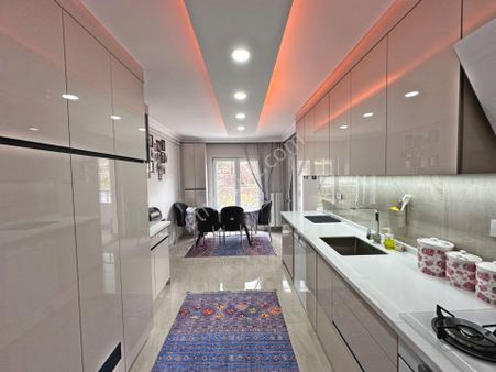 Mehtap Mahallesinde Düzlükte Full Yapılı Ebeveyn Banyolu 3+1 Satılık Daire