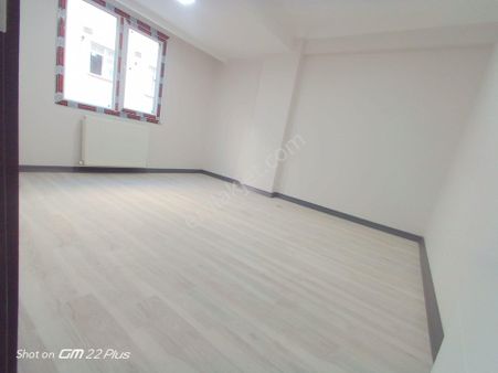 Acil Satlık Balkonlu Daire 2+1 80m2