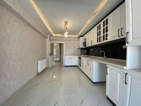 Nasip'ten Diş Hastanesi Bölgesinde Site İçersinde 4+1 Daire