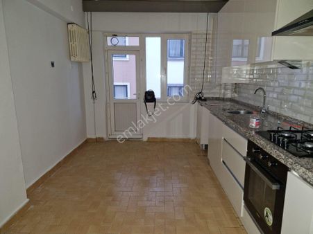 Bahçelievler Mahallesi Bahar Caddesi Oba Taksi Yanında Güney Cephe Daire