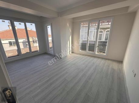 Denizköşklerde Metrobüse 5dk Sıfır Ara Kat 2+1