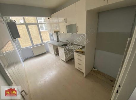 Kaynarca'da Marmaray'a Yakın Asansörlü 2+1 Daire