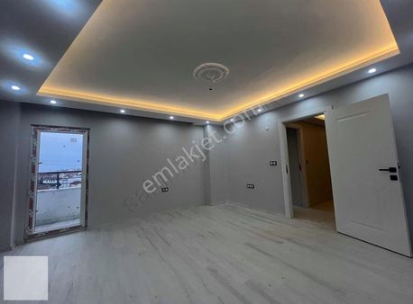 Satılık 1. Ve 2. Kat Gibi Toprakla Temazsız 4+1 Bahçe Dubleks