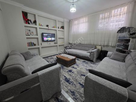 Aslı Emlaktan Gazi Mah.1+1 Bajçe Katı