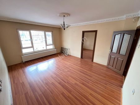 Tekin Emlaktan Etlik Caddesi Üzeri Şehir Hastanesi Ve Antares Yakını Kat Konumlu 2+1 Kiralık !!