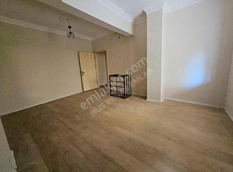 Yenigün Mah.ana Cadde Dibinde Konum Harika