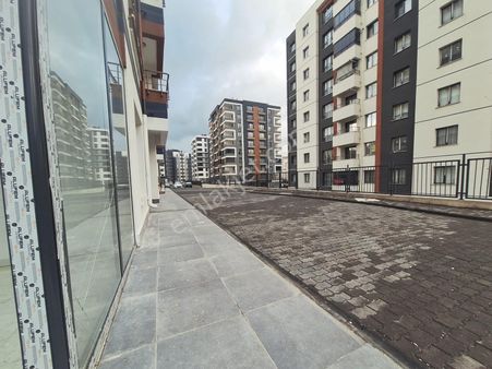 Küçükali'de Kiralık Dükkan