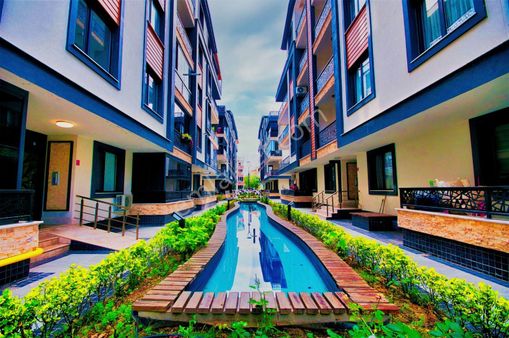 Parstan İkizçayda Havuzlu Kapalı Otoparklı Ön Cephe Arakat 2+1