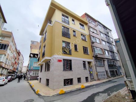 Satılık Komple Bına Kocamustafapaşa Sümbülefendi Şehıt Turan Topal Sok