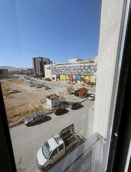 Yakamoz Gayrimenkulden İvapark Avm Karşısında Kiralık Daire