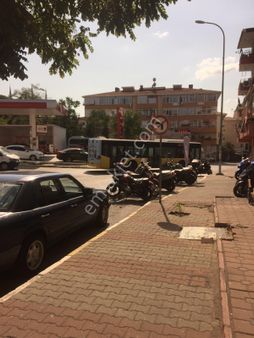 Maltepe'nin En İşlek Noktasında Köşe Başı Satılık Dükkan