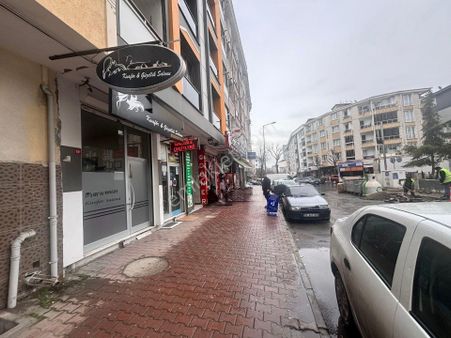 Bahçeşehir Mobilyacılar Karşısı Devren Satılık Bayan Kuaförü