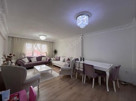 Karabağlar Doğanay Satılık 3+1 | 140 M² | Üçyol Metroya Yakın