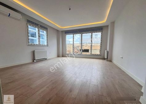 Yelken'den Bağdata 3.binada Kısmi Deniz Manzaralı Balkonlu Sıfır