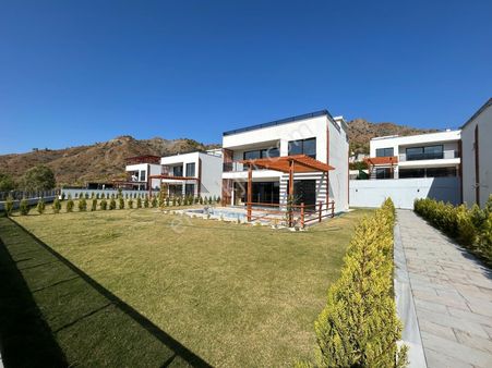 Dalaman'da Orman Manzaralı 4+1 Müstakil Havuzlu Villa
