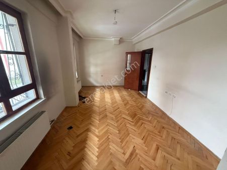 Bilgen Vatan'dan Aktepe Adnan Menderes'te Yüksek Giriş Kat Ön Cephe Balkonlu 2+1 Satılık Daire