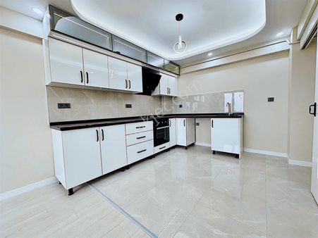 Tenor'dan Çetinemeç Yanı Cd Üzeri 3+1 2bany Manzaralı Lüx Yapılı