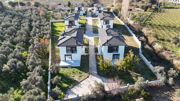 İzmir Seferihisar Kavakdere Mahallesi’nde Site İçerisinde 3+1 Dubleks Villa