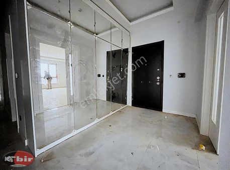 Bir Emlaktan Satılık Ön Cephe Sıfır 4+1 Geniş Daire