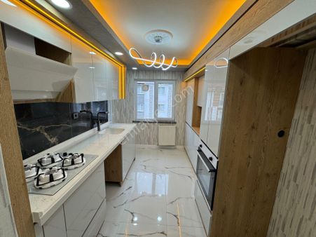 Es-as'tan Akşemsettin Mahallesinde Katta 3+1 Full Yapılı Fırsat Daire!