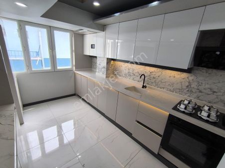 Akşemsettin'de Ultralüks Yapı 3+1 Cadde Üstü Satılık Daire