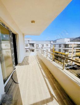 Yeşılovacık'da 3 Cepheli 95m2 2+1 Fırsat Fiyatlı Satılık Daire