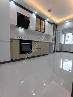 Oğuzlar Mh'de Ulrta Lüks Asansörlü 3+1 Daire