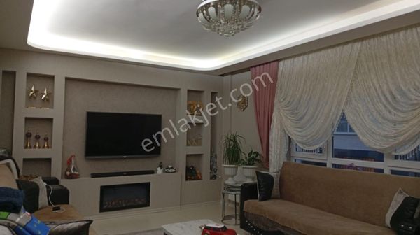 Çamlıca Mahallesinde 3+1 Satılık Daire