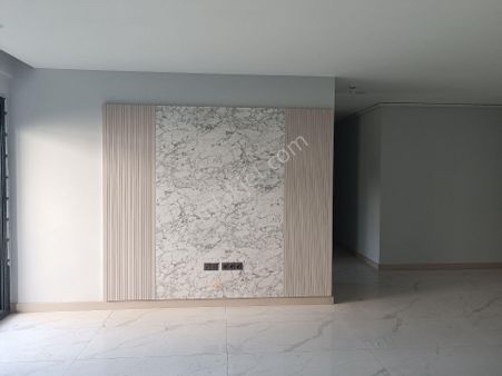 Kuşadası Merkezde Satılık 3+1 Sıfır Daire