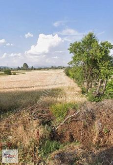 Burdur Merkez Bağlar Mahallesinde İmara Ve Merkeze Yakın Tarla