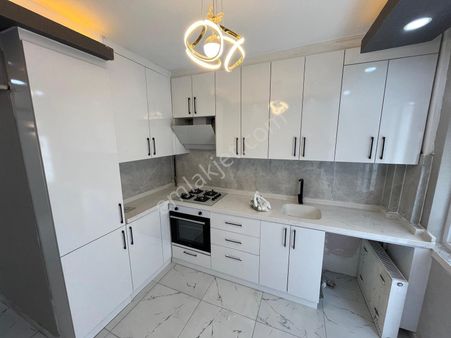 Plevne Mah Şık Tasarım Modern Yapı Geniş M2 Ara Kat 3+1 Daire