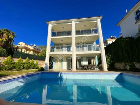 Ovacık'ta Ferah 4+1 Triplex Villa