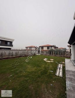 Sıfır Satılık Villamız Caddeye 100m