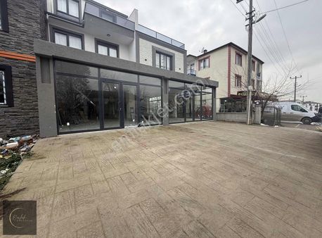 Nazım Demirci Caddesinde 156 M² Kiralık