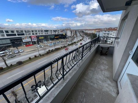 Sincan 12.cadde Üzerinde Site İçinde 3.kat Ön Cephe Salon Bağımsız Kiralık Daire