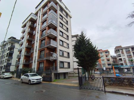 Çekmeköy Cumhuriyet Mh Kiralık Lüks 2+1 85m² Açık Otoparklı Arakat Daire