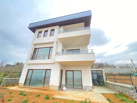 Atatürk Köşkü Altında Satılık Sıfır Villa