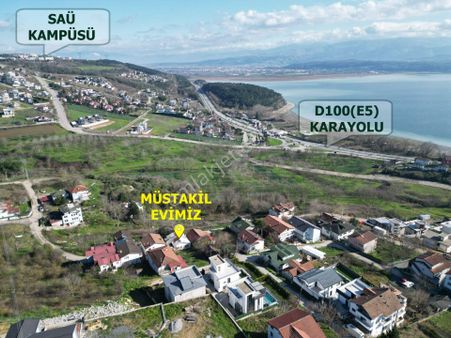 Remax Mavı'den Serdıvan Esentepe’de Göl Manzaralı Bahçelı Müstakıl Ev