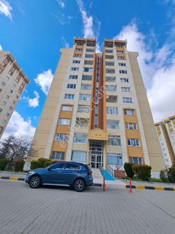 Turkuaz'da Cadde Üzeri Yapılı Güney Cephe 2+1