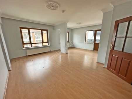 Misket Düzlükte Tren Yakını Açık Teraslı 4+1 Kiralık Dublex