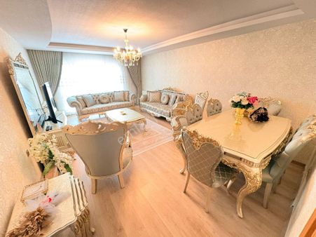 İmaremlak2'den Sarayda Tam Merkezde 4+1 Ara Katta Site Dairesi