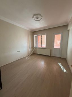 İhsaniye'de Koçkaçan Çeşmesi Yanı 2+1 Kiralık Daire