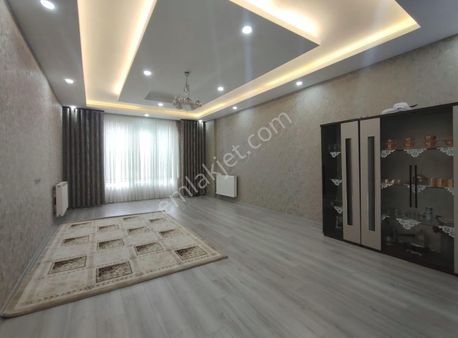 Cadde 17 Emlak'tan 4+1 Lüks Daire