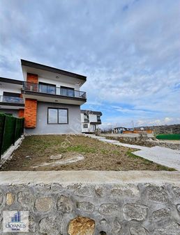 4+1 Müstakil Villa, 536 M2 Arsa İçinde İkiz Villa