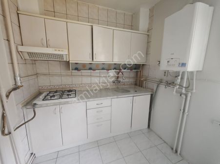 Lider Emlak'tan Aydınlıkevler'de Ön Cephe 2+1 Kiralık Daire