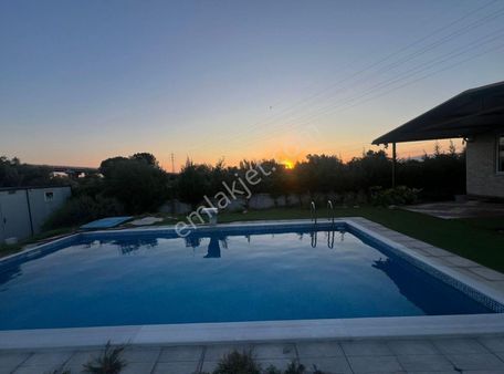 Müstakil Havuzlu 3+1 Villa Konforunda Ev Ve Bahçe